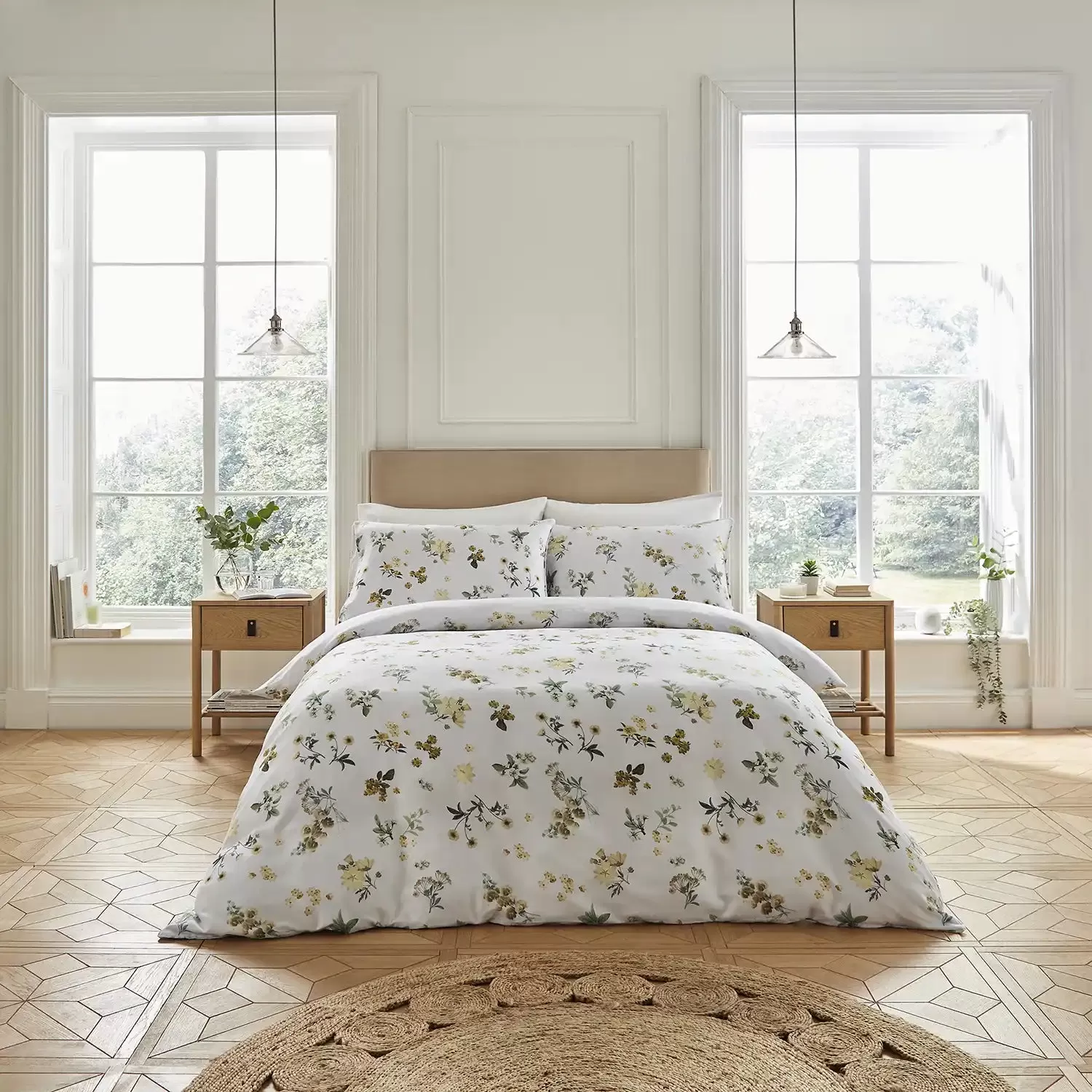 300 Thread Count Pure Cotton Sateen Tabitha Floral Duvet Cover - White/Floral