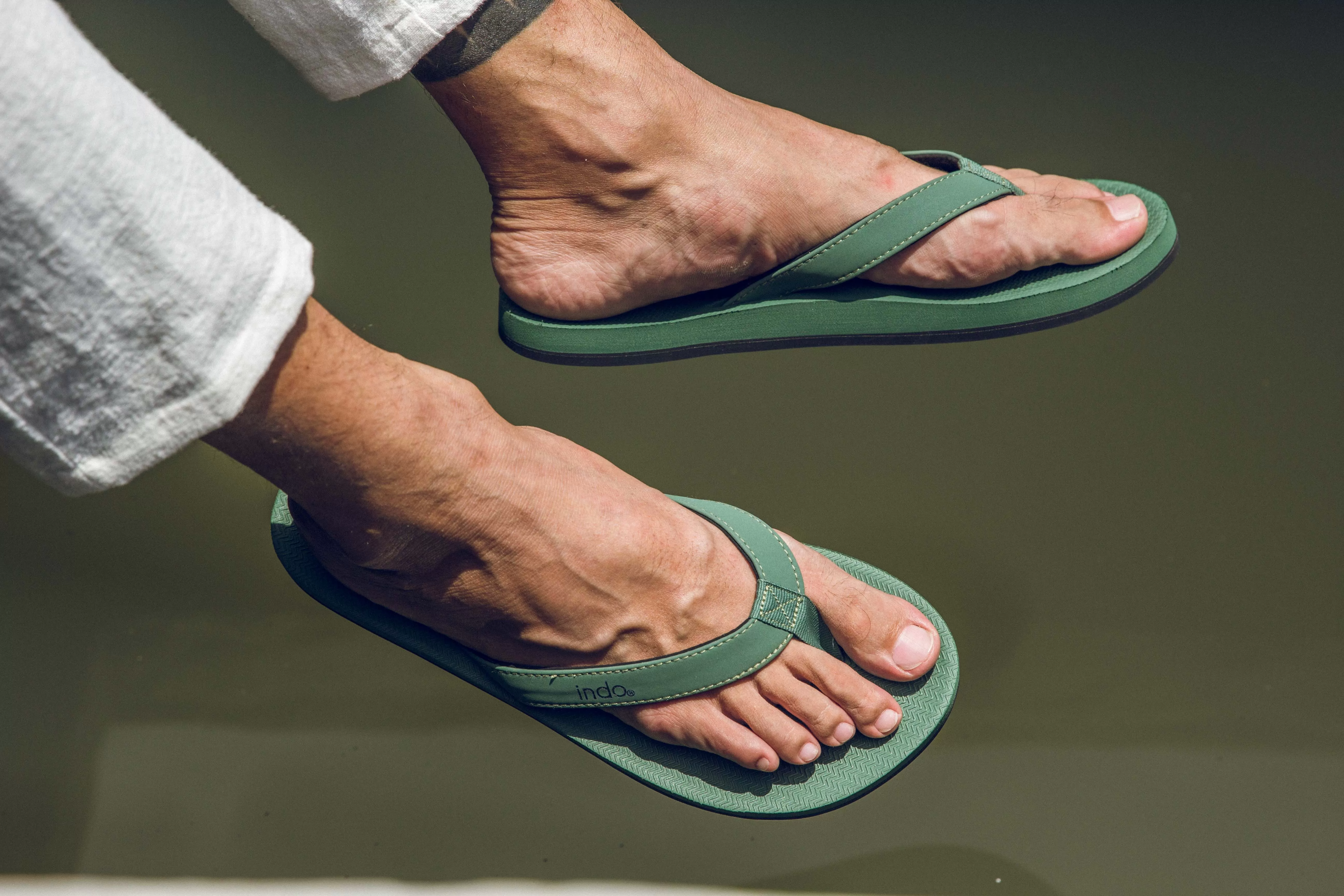 Men’s Flip Flops - Leaf